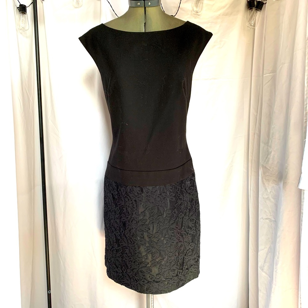 LAUNDRY by Shelli Segal Black drop waist lace dress